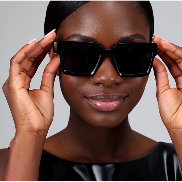 Square Sunglasses Black Frame Gold Accent Designer Style Fashion Shades Luxury - Picture 7 of 9